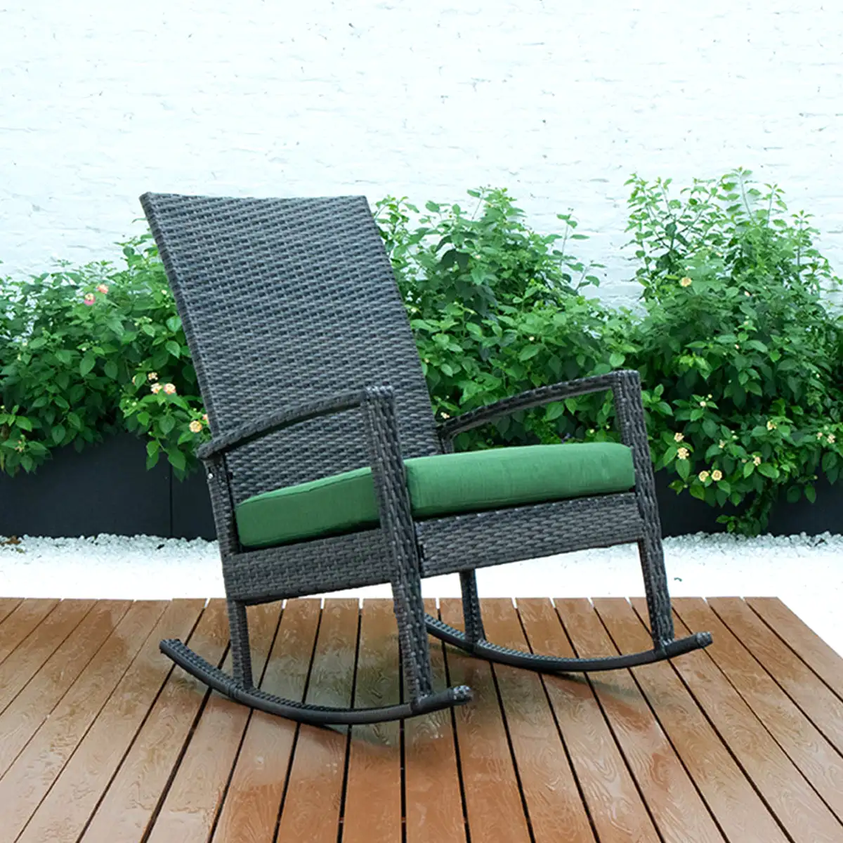 كرسي هزاز راتان بشكل عصري وانيق MS-8101