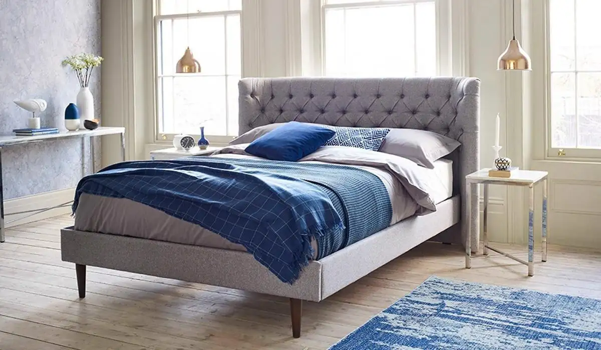 Capitone Bed made of Natural Counter Wood and Oak MS-9343