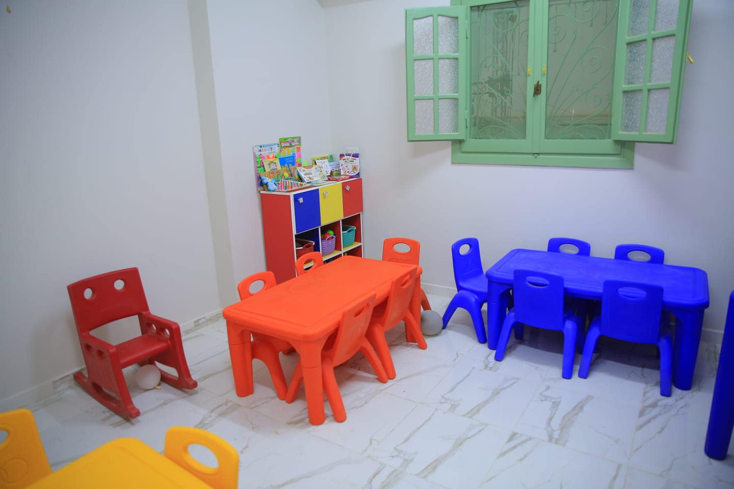 ترابيزة حضانات كاميليا الارتفاع 50 سم الطول 1.20 متر العرض 65 سم MS-M022