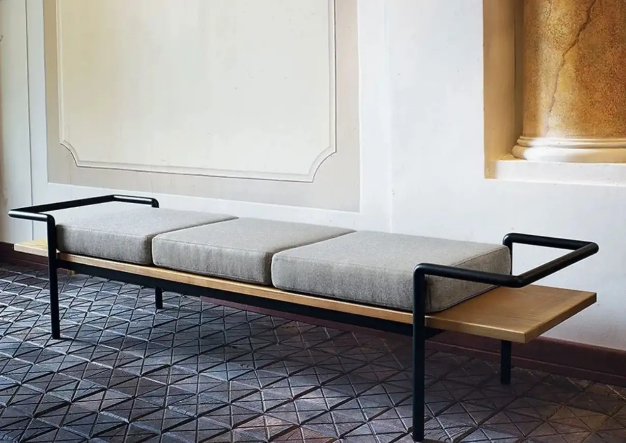 كنبة ثلاث مقاعد مودرن خشب زان أحمر و قماش كتان أو قطيفة MS-11892