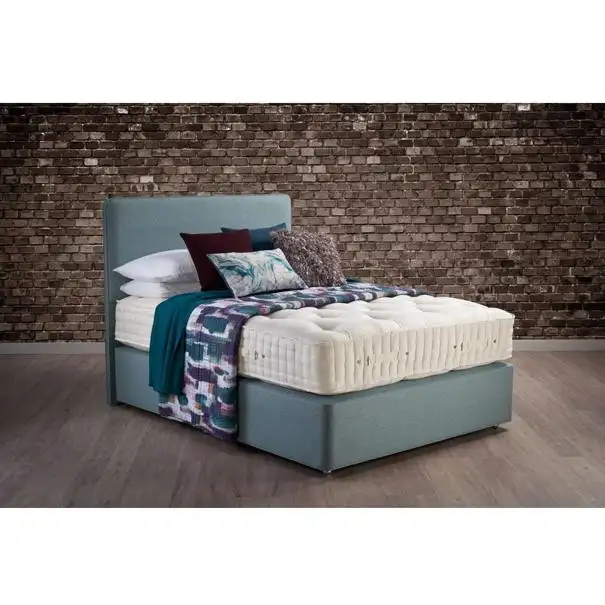 Modern Bed made of Natural Counter Wood and Oak MS-9362