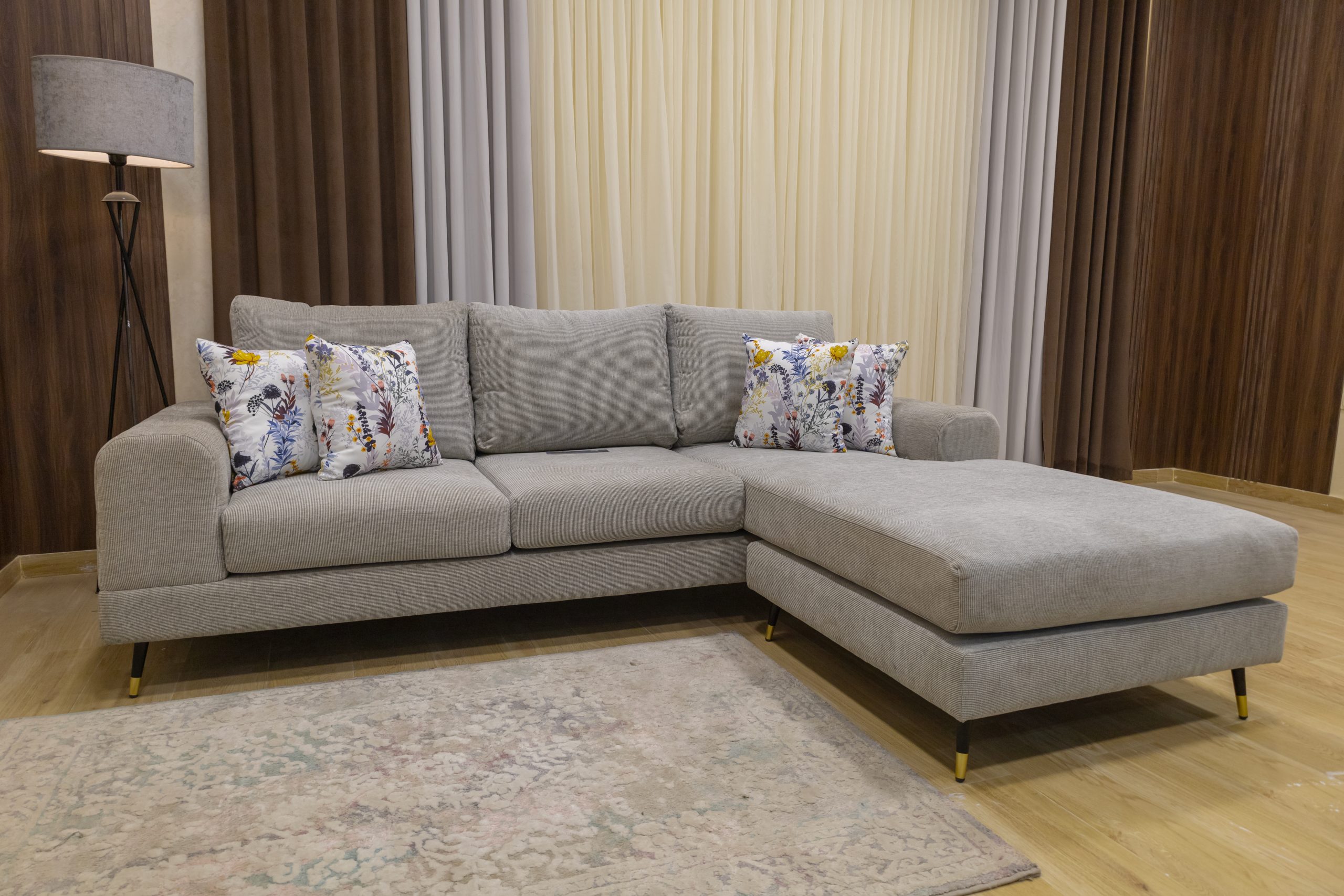 ركنه سيلفر من القصر الملكي مصنوعة من خشب طبيعي عالي الجودة MS-01129